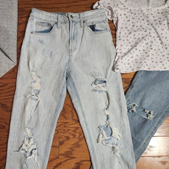 Wild Fable Jeans Womens Sz 2 Blue High Rise Straight Distressed Lot of 2 W Shirt - Picture 2 of 13